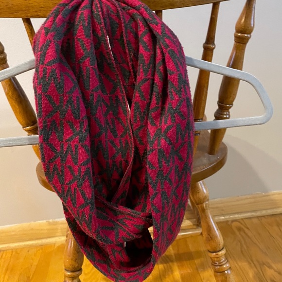 Scarf - Picture 1 of 1
